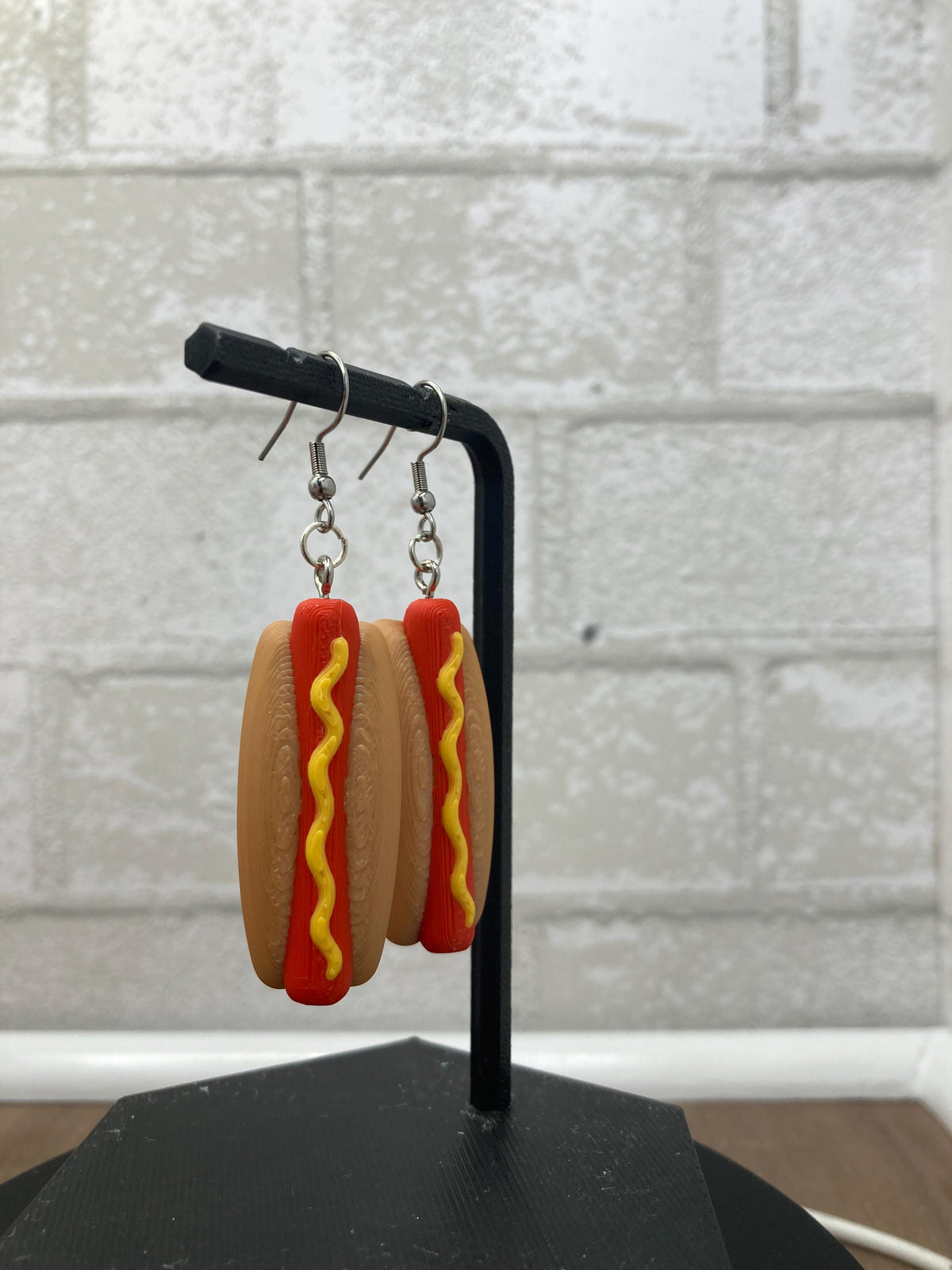 3D Printed Hotdog Earrings: Playful Food Jewelry