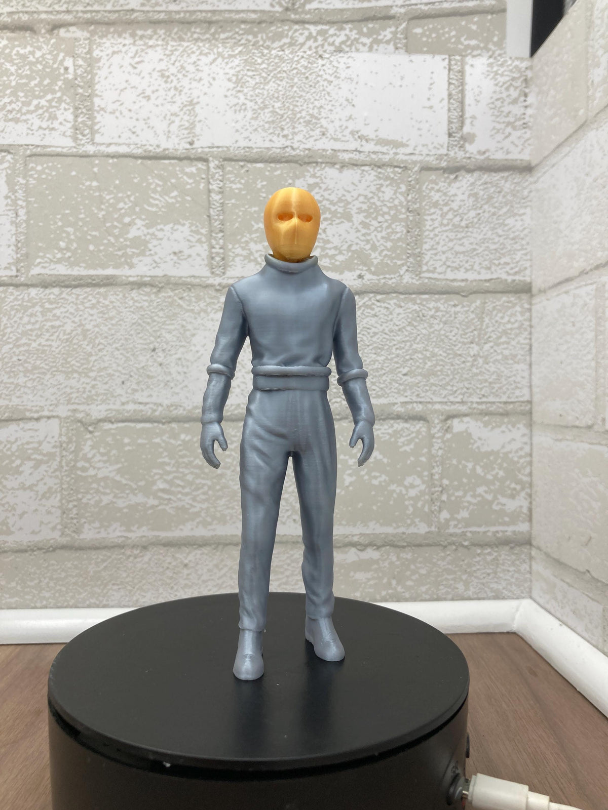 Klaatu from The Day the Earth Stood Still Gort Sci-Fi Robot High Quality Figure Perfect Gift for Fans Klaatu Barada Nikto Collectible