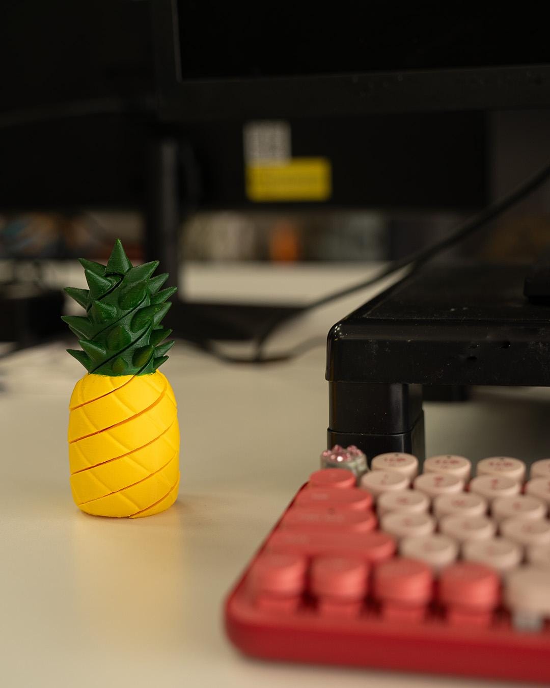 Pineapple Fidget Spinner: Stress Relief Desk Toy for Kids and Adults