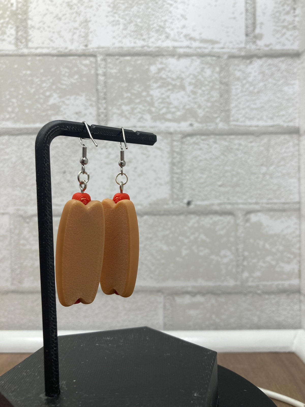 3D Printed Hotdog Earrings: Playful Food Jewelry