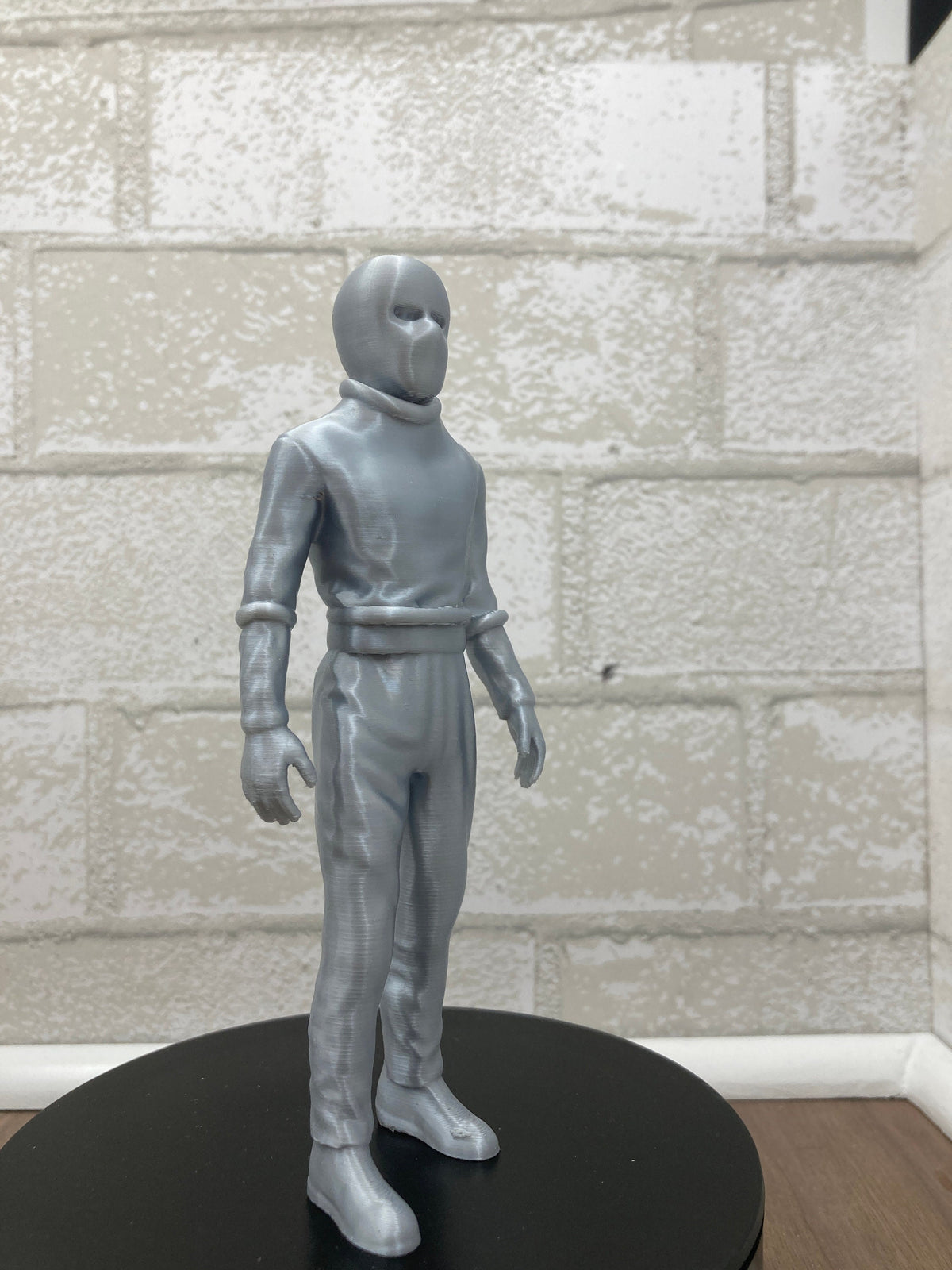 Klaatu from The Day the Earth Stood Still Gort Sci-Fi Robot High Quality Figure Perfect Gift for Fans Klaatu Barada Nikto Collectible