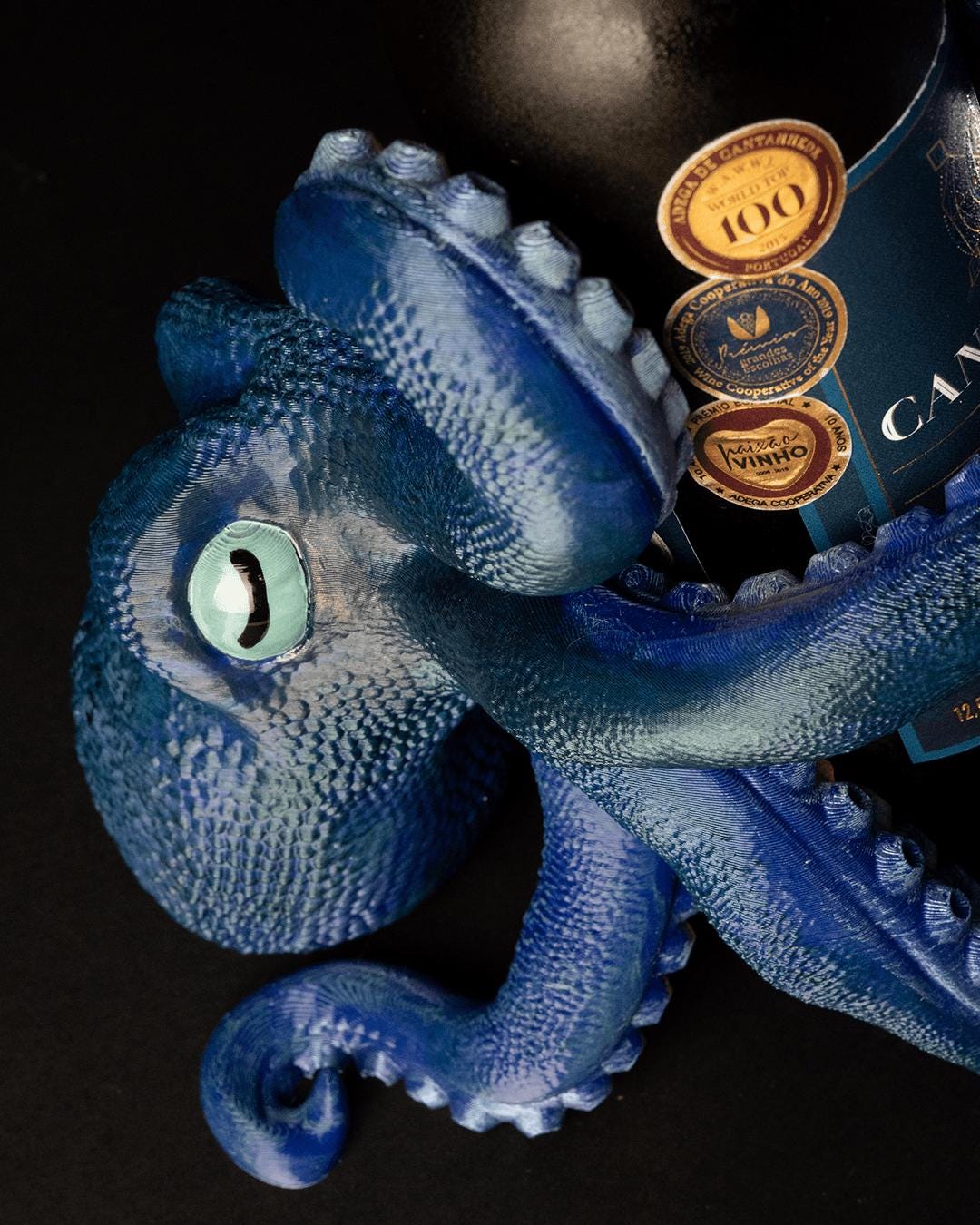 Octopus Wine Holder Nautical Decor Unique Wine Bottle Stand Perfect Gift for Wine Lovers Ocean-Themed Home Decor Sea Life Wine Rack