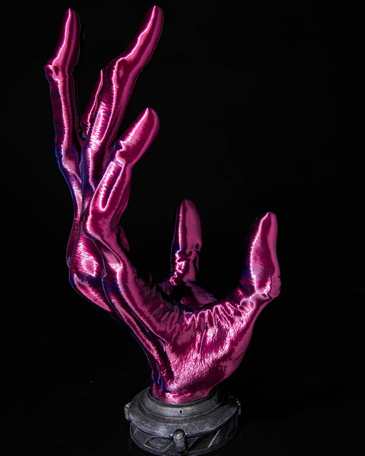 Alien Hand Controller Holder Unique Gaming Accessory Sci-Fi Decor Perfect for Gamers Alien-Themed Game Controller Stand Gaming Desk Decor
