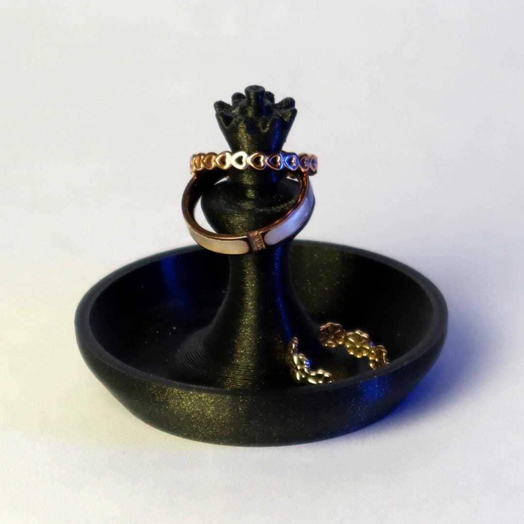The Queen Chess Piece Ring Holder Elegant Jewelry Organizer Unique Chess-Inspired Decor Perfect Gift for Chess Lovers and Jewelry Fans