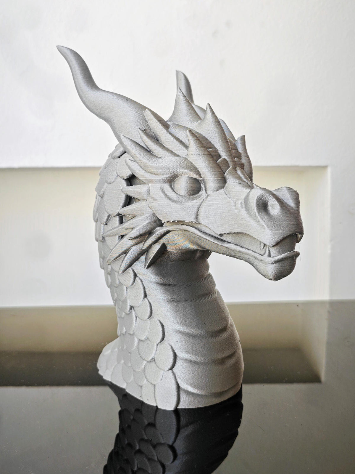 Dragon Headphone Stand Epic Gaming Accessory Unique Desk Organizer Perfect Gift for Gamers and Fantasy Lovers Durable Headset Holder
